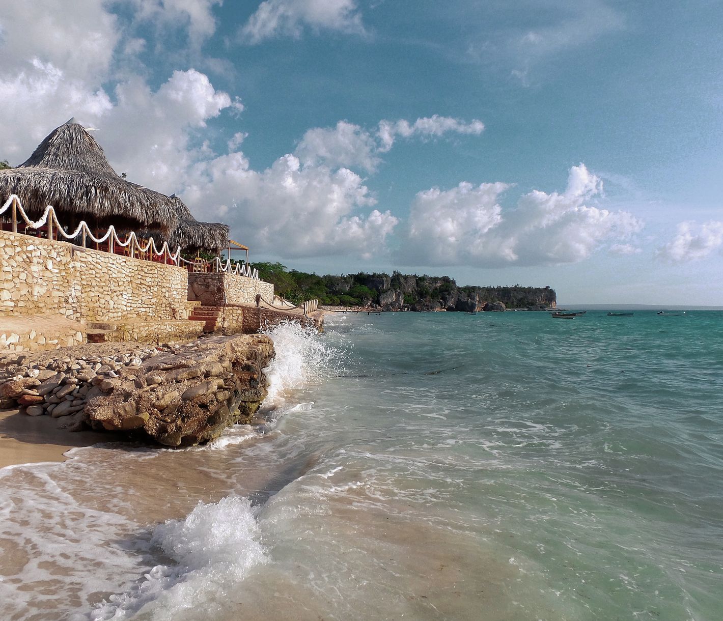 Typisches Mittagessen direkt am Meer