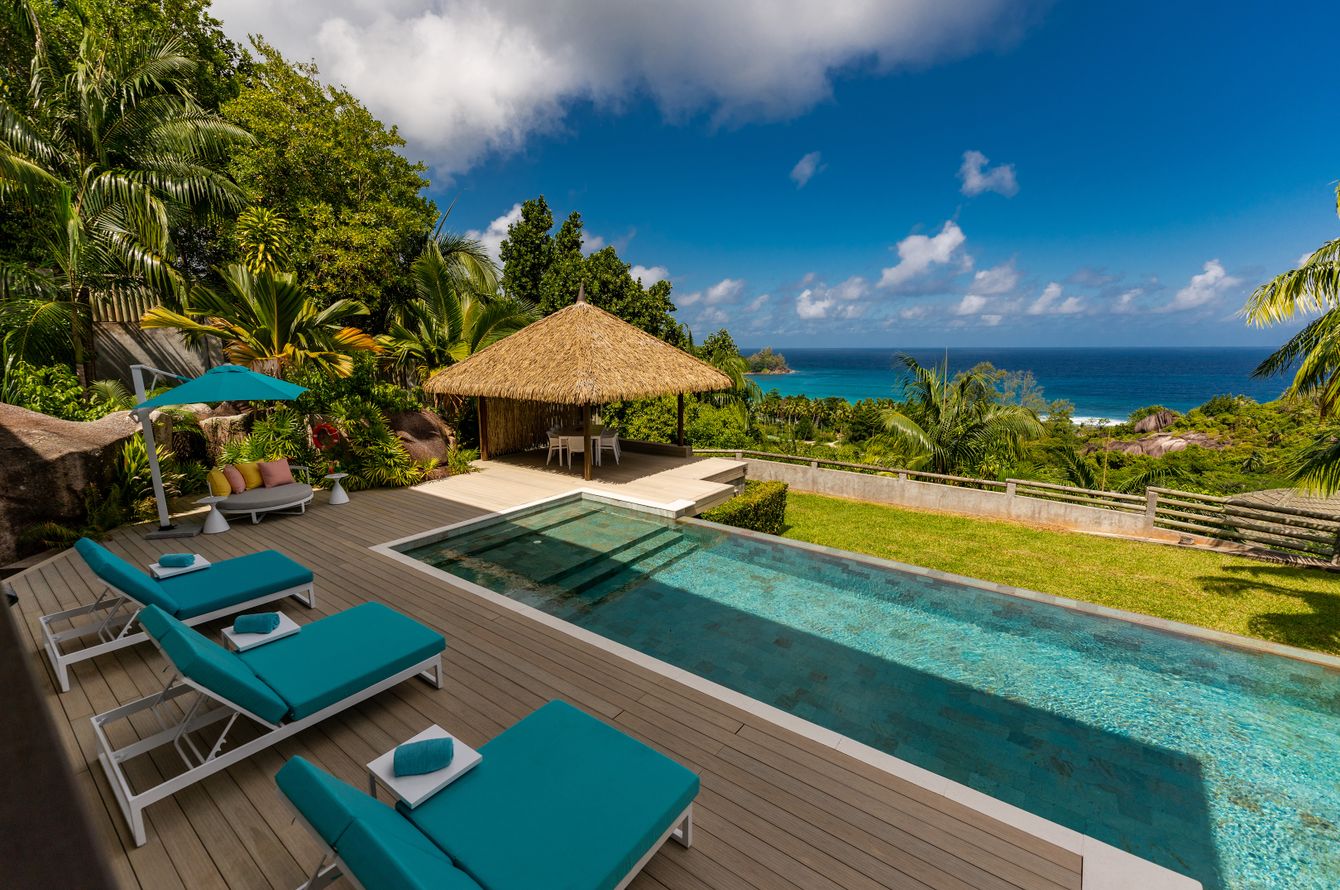 Villa Presidential Pool