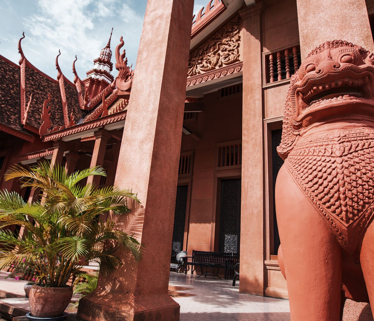 Das Nationalmuseum von Phnom Penh mit zahlreichen Artefakten aus der Khmer-Zeit