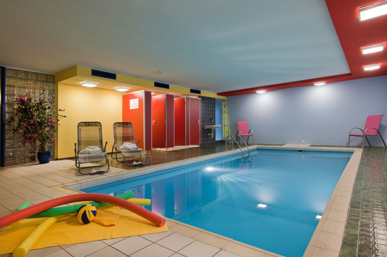 Piscine intérieure