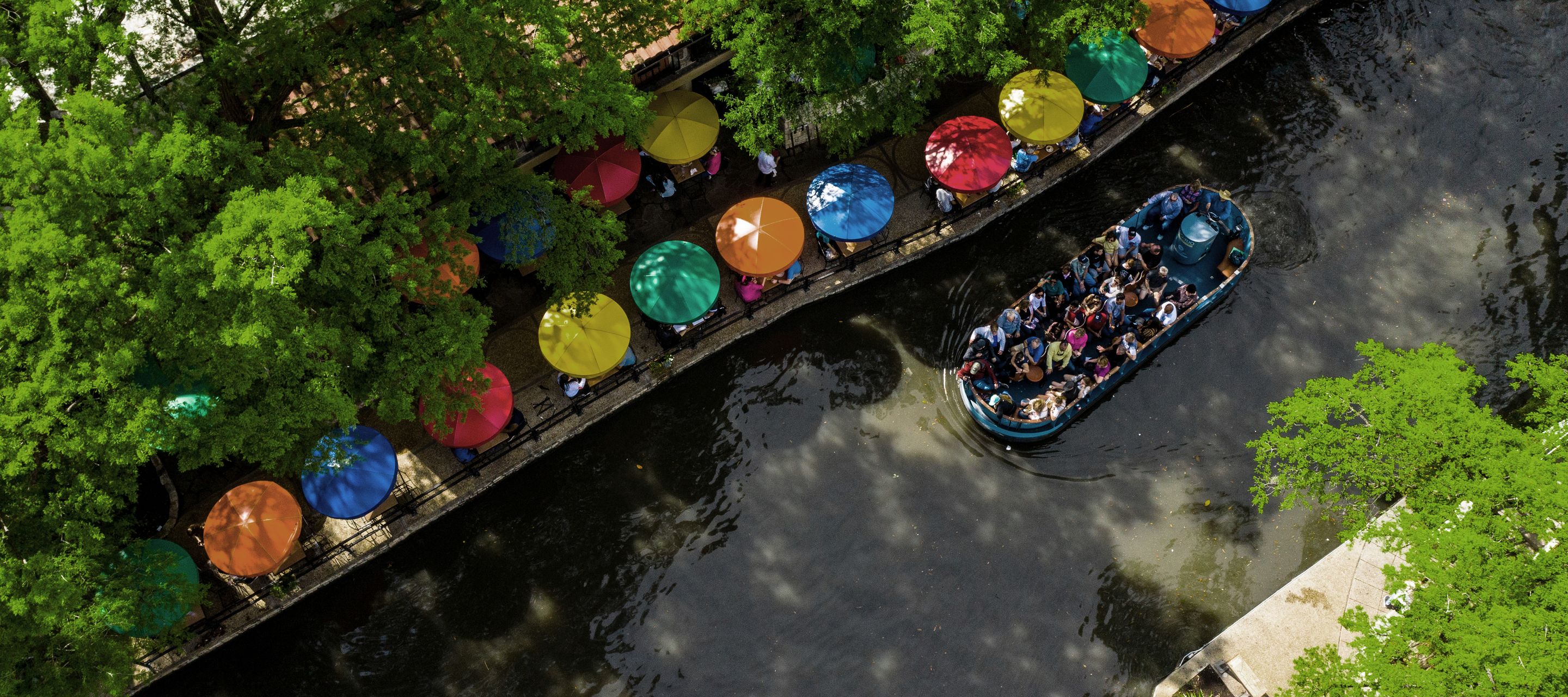 Le Riverwalk de San Antonio, avec ses nombreux bars et restaurants, est une invitation à la détente, surtout le soir.
