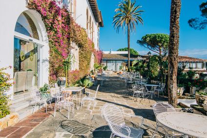 Hotel Roger de Flor by Seleqtta