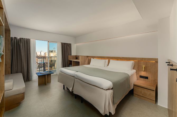 Doppelzimmer seitliche Meersicht