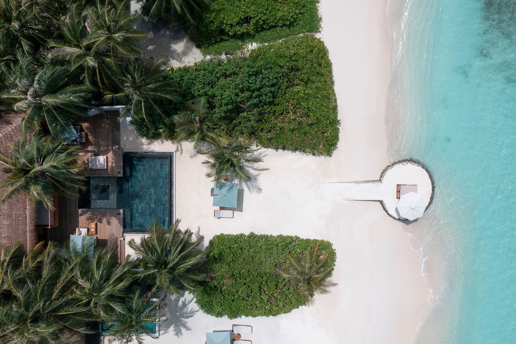 2-bedroom Beach House avec piscine