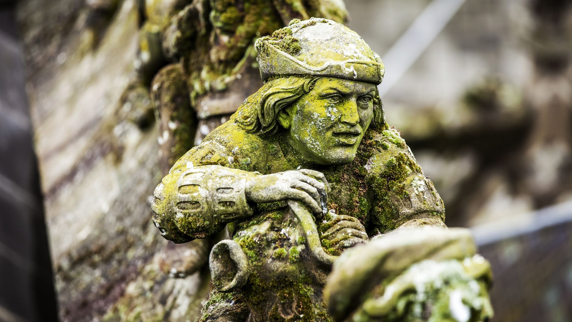 Personnage imaginaire sculpté sur la cathédrale Saint-Jean à Hertogenbosch, Brabant-Septentrional.