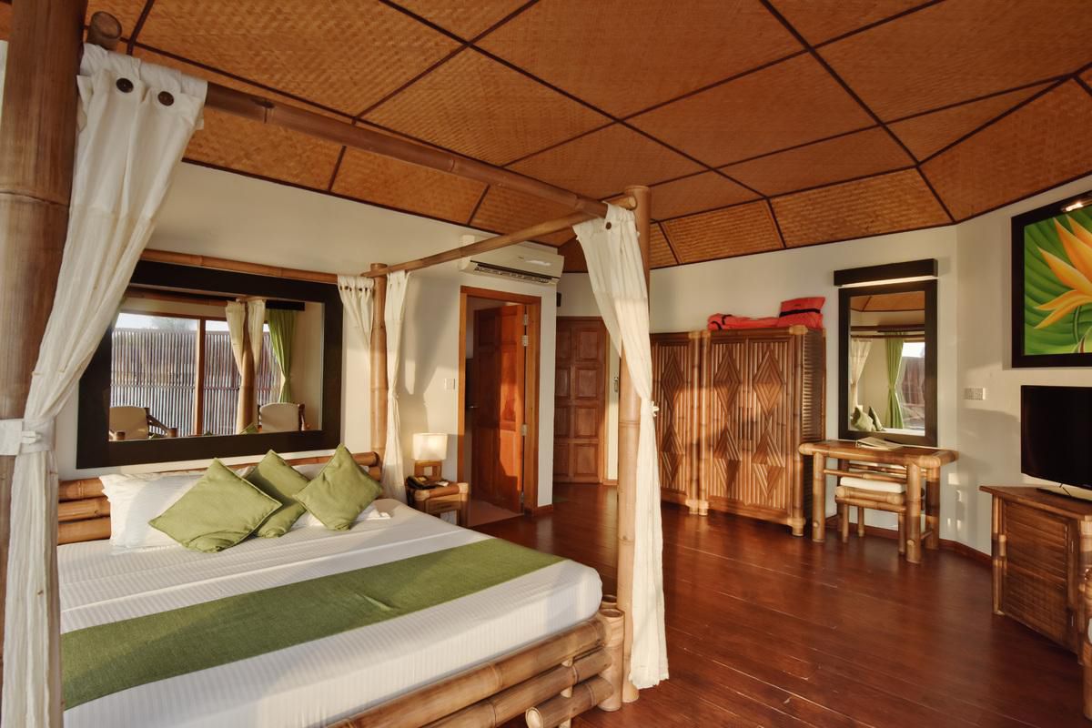 Semi-Water Bungalow