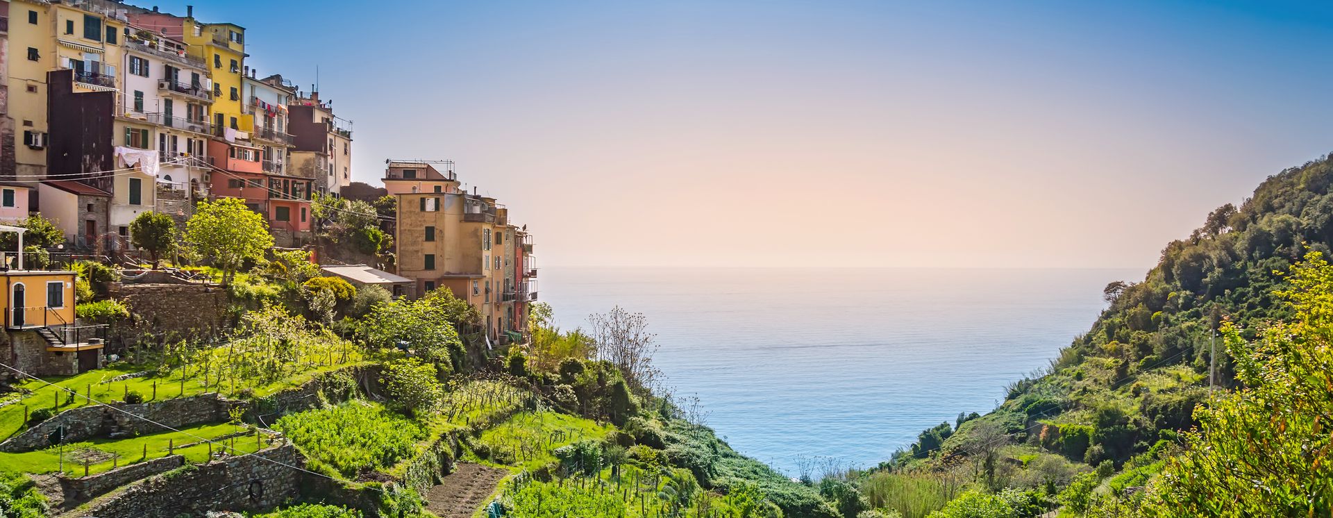 Ortschaft Corniglia mit Blick aufs Meer