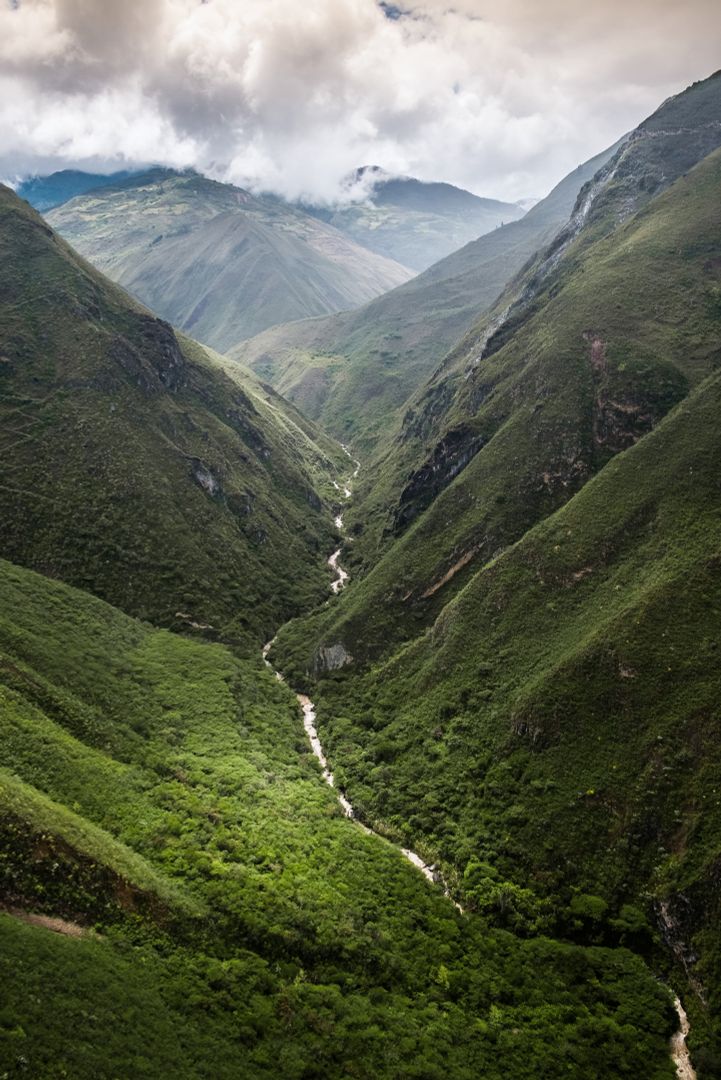 Enigmes des civilisations passées et nature sauvage