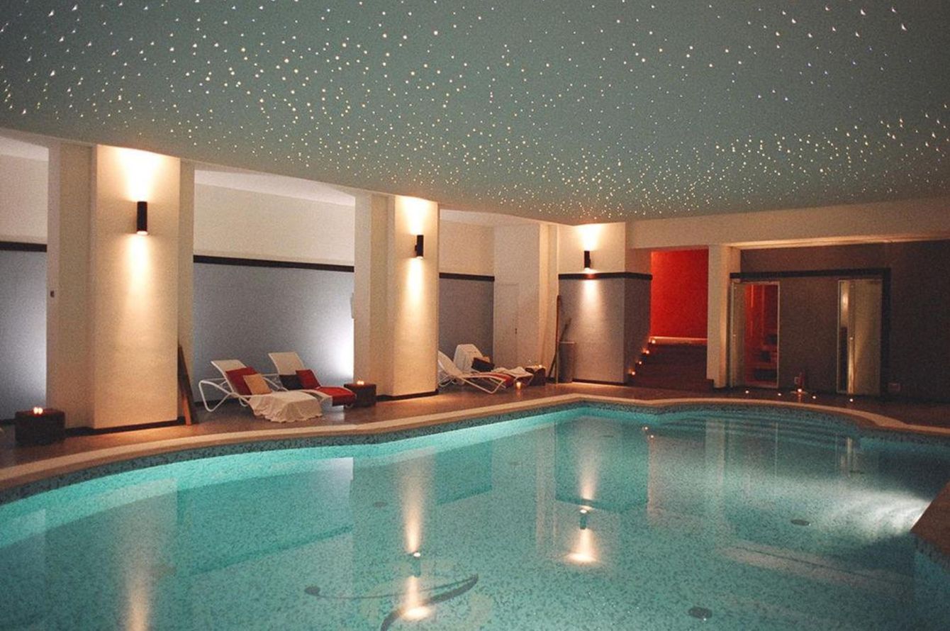 Piscine intérieure