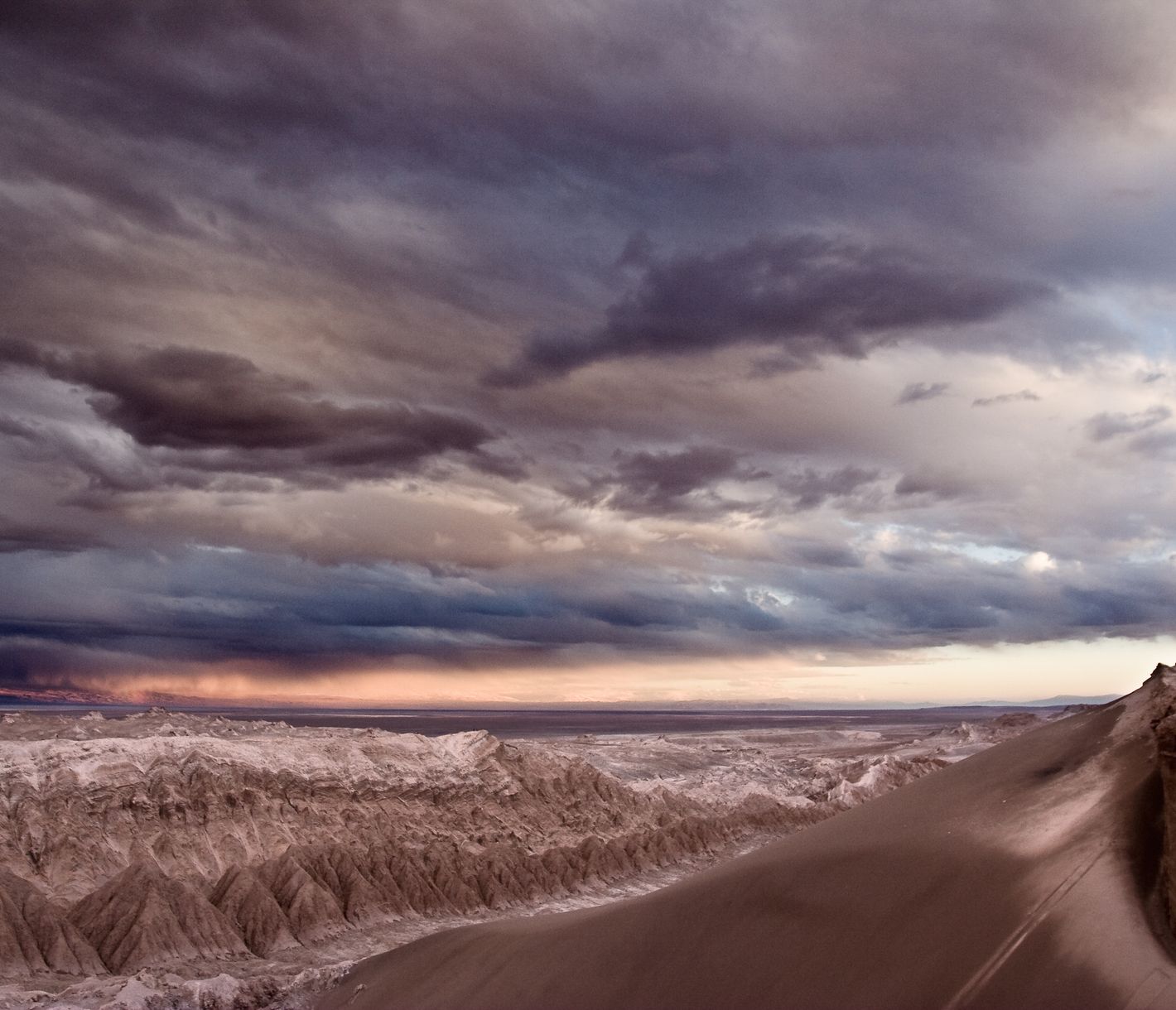Zum Sonnenuntergang in der Atacama-Wüste