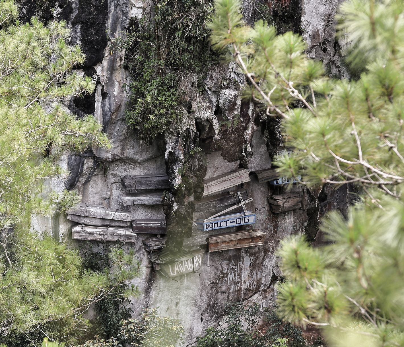 A la découverte des mythes, croyances et rites funéraires des communautés locales...