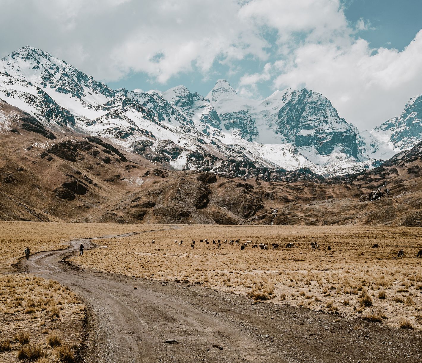 Tuni Condoriri, un géant composé de trois pics s’apparentant à la tête et aux ailes d’un condor.