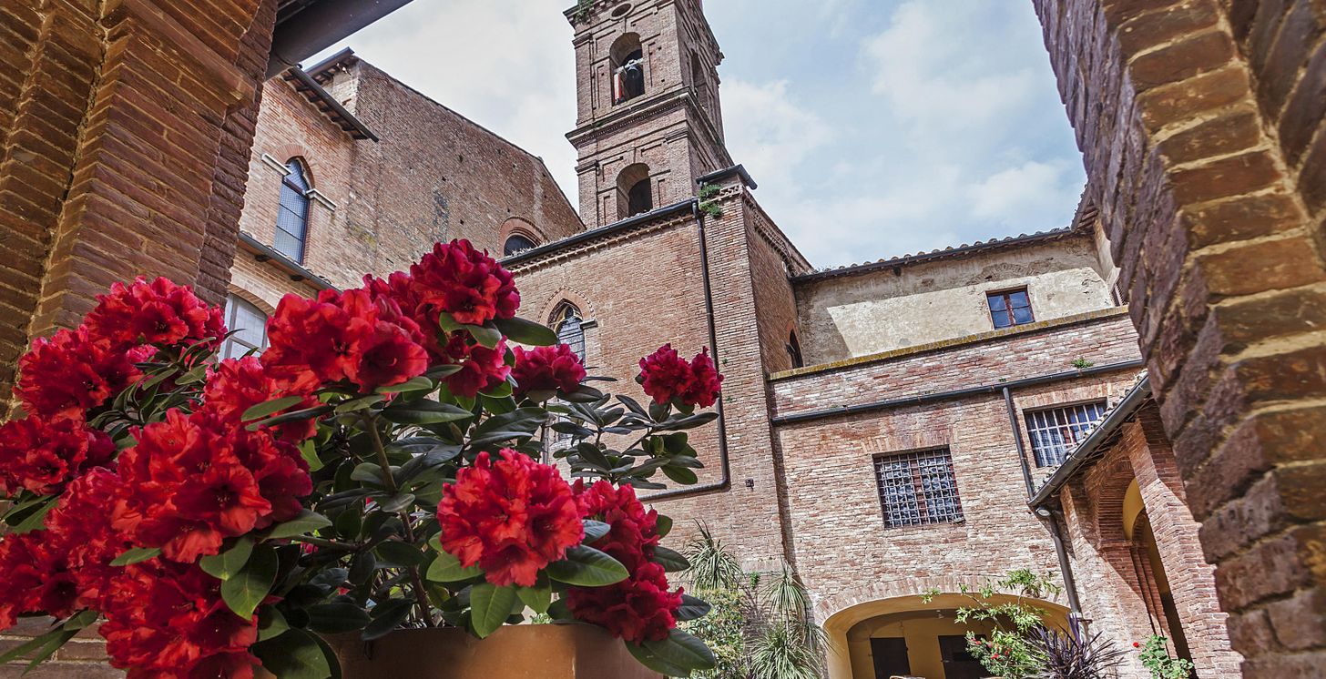 Il Chiostro del Carmine