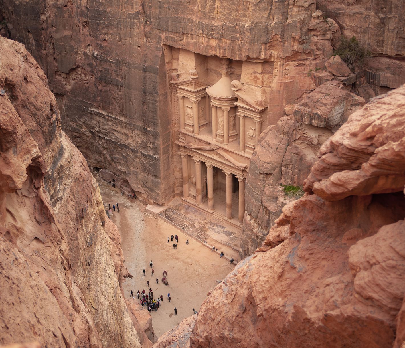 Das Schatzhaus. Ikonisches, in Felsen gemeisseltes Bauwerk in Petra.