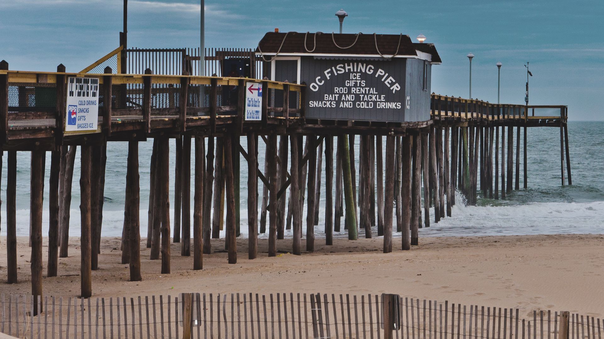 Am alten Ocean City Pier ist Fischen oder Fischer beobachten angesagt.
