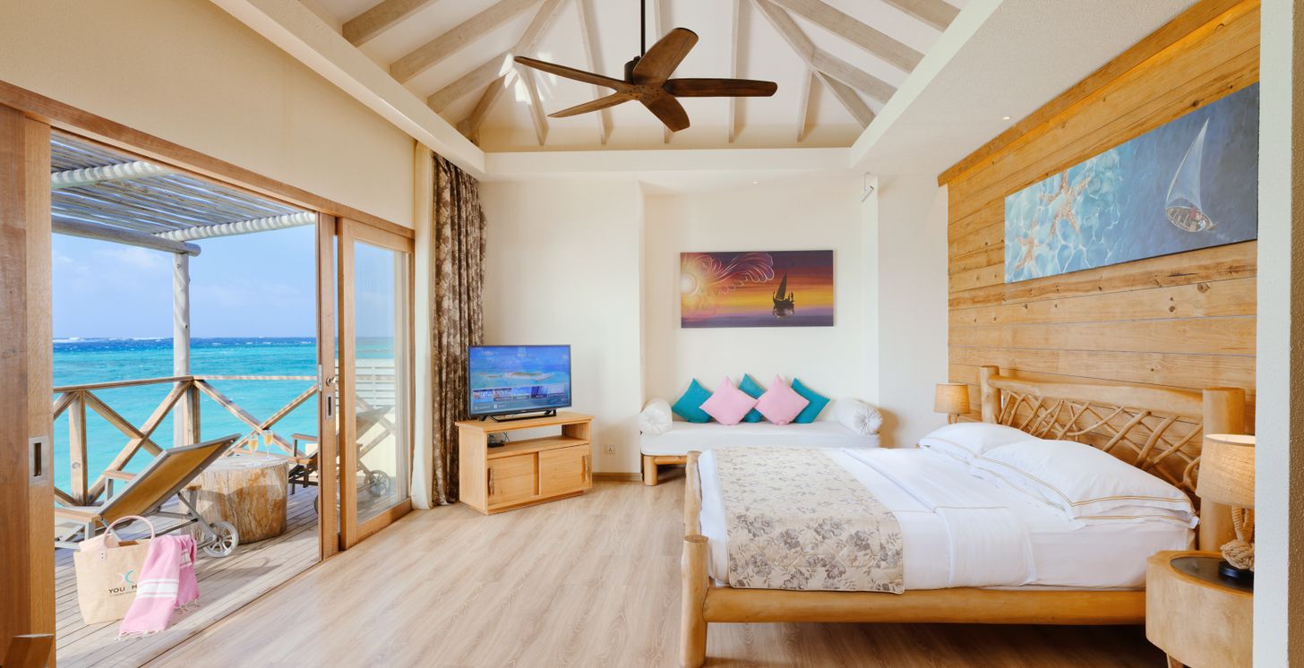 Aqua Suite with Slides