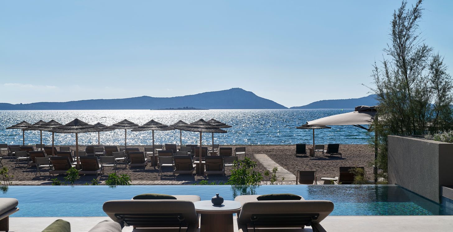 EWOW Beachfront Villa