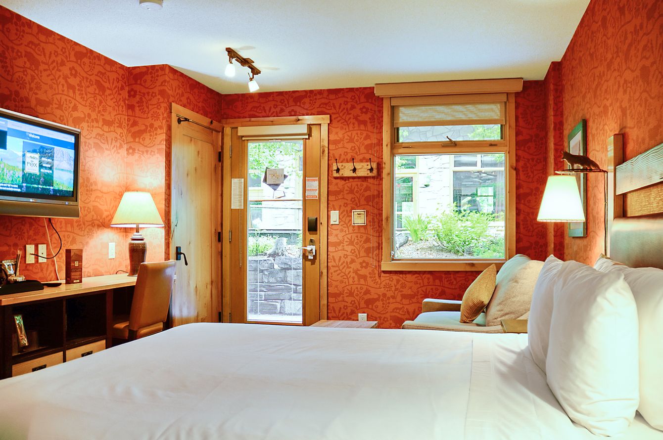 1 Queen Room