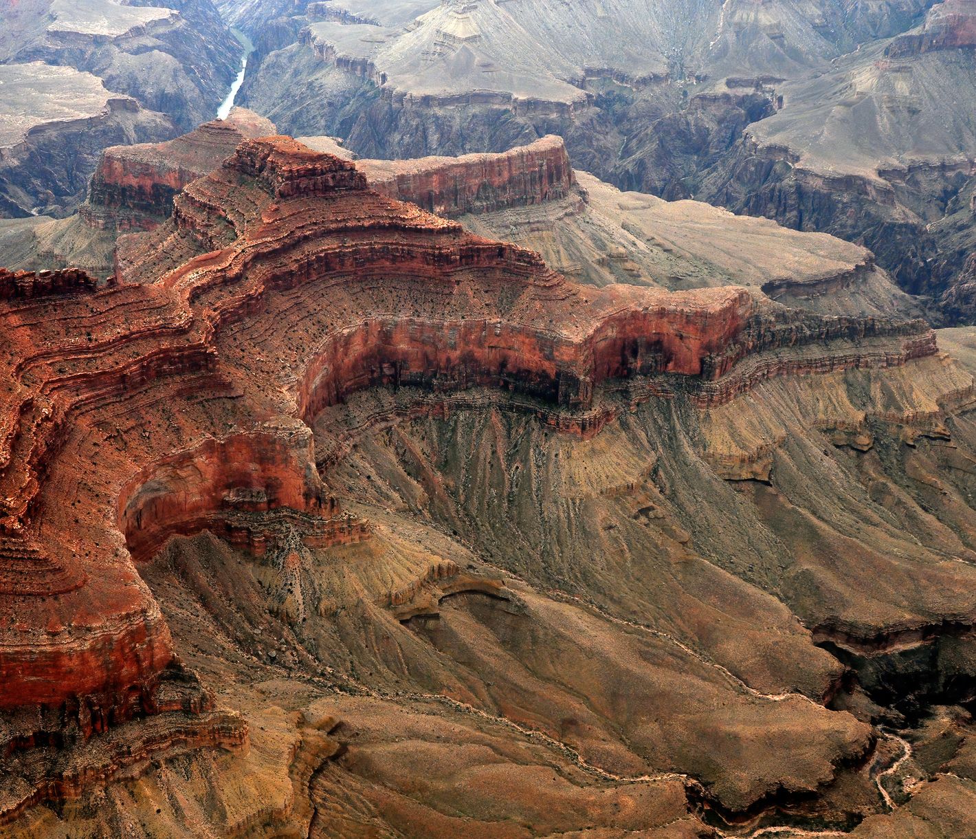 Über Millionen von Jahren hat der Colorado River diese gigantische Schlucht, den Grand Canyon, geschaffen.