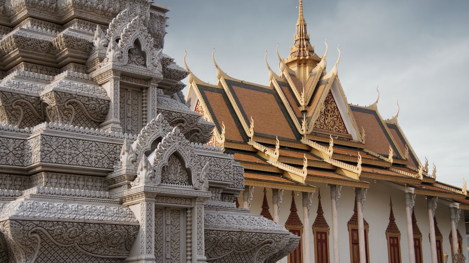 Le palais royal de Phnom Penh est à visiter avec son parc très bien entretenu.