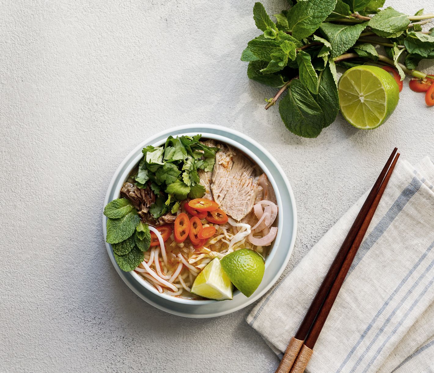 Hue steht für eine gehobene Küche. Speziell bekannt ist die von hier stammende Bun-Bo-Nudelsuppe.