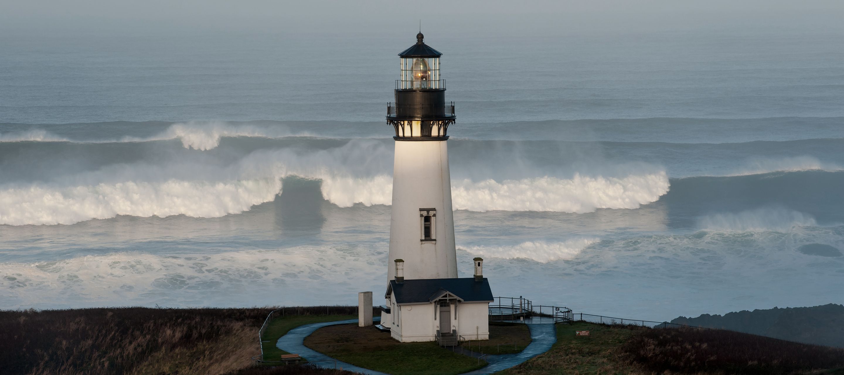 Vom Yaquina-Head-Light-Leuchtturm aus sind im Winter manchmal Grauwale zu sehen.