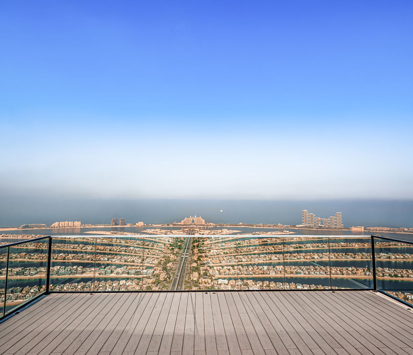 The View at The Palm – Dubai zu Ihren Füssen