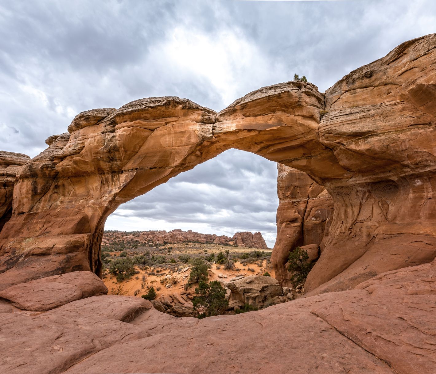 Der Arches National Park fasziniert durch seine Vielfalt an Sandsteinbögen.