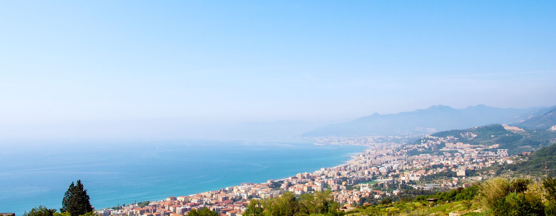 Sicht von Borgio Verezzi auf Loano und Pietra Ligure