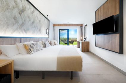 Doppelzimmer mit Sicht auf den Golfplatz