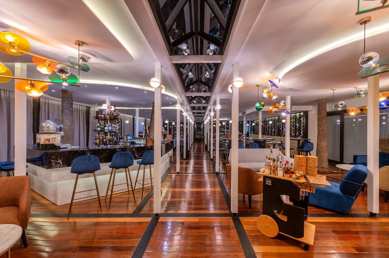 Bar