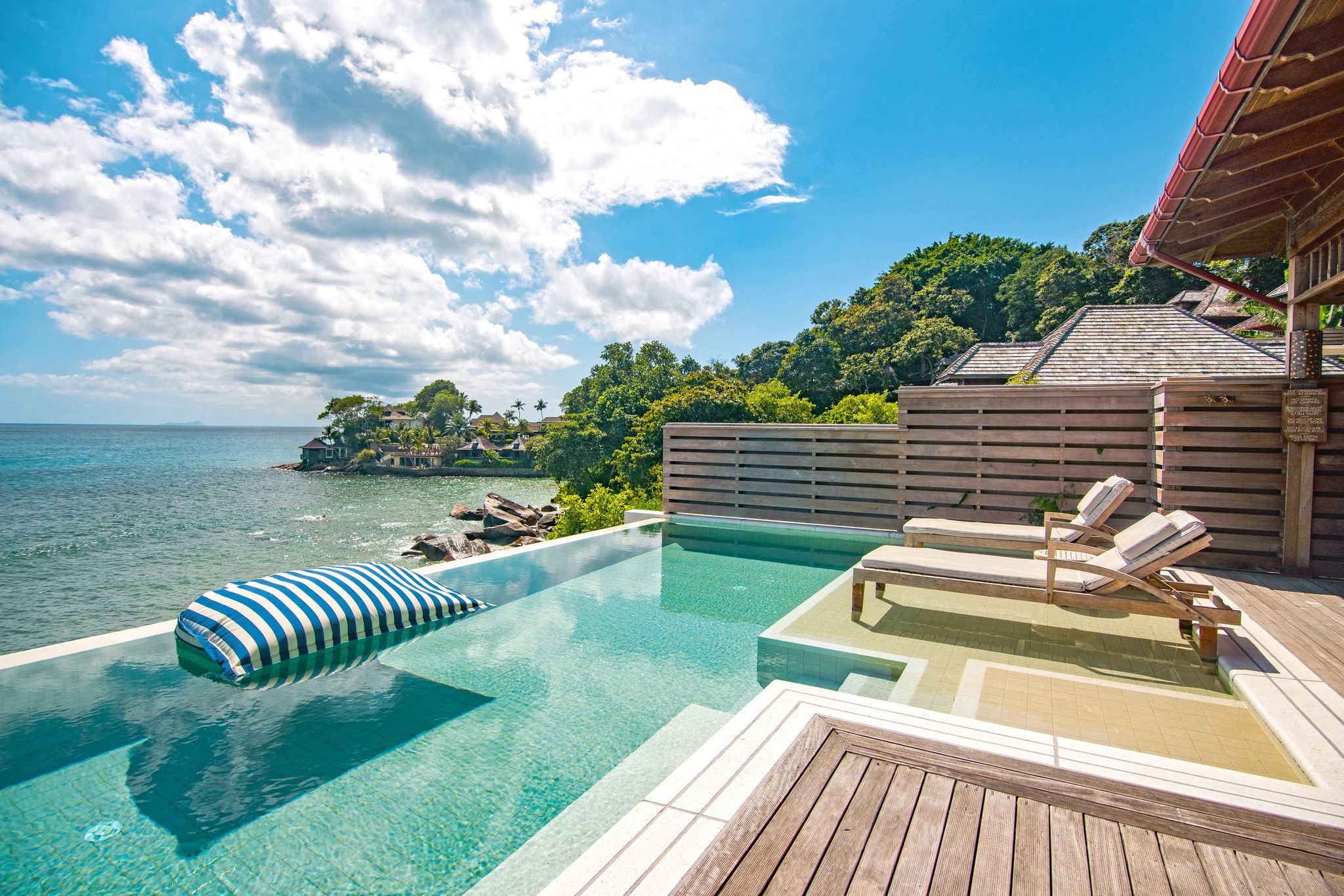 Grand Ocean Pool Villa