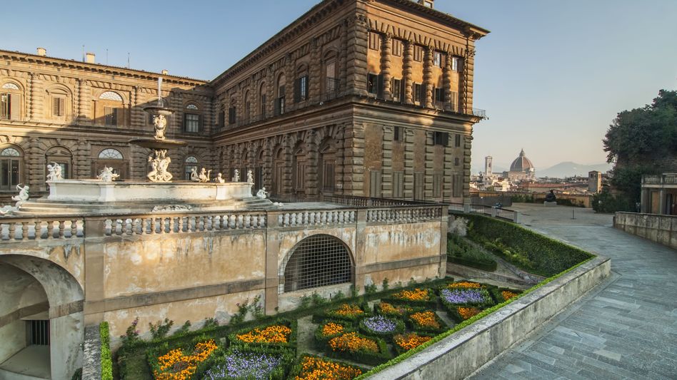 Vue extérieure du Palazzo Pitti avec ses différents musées.
