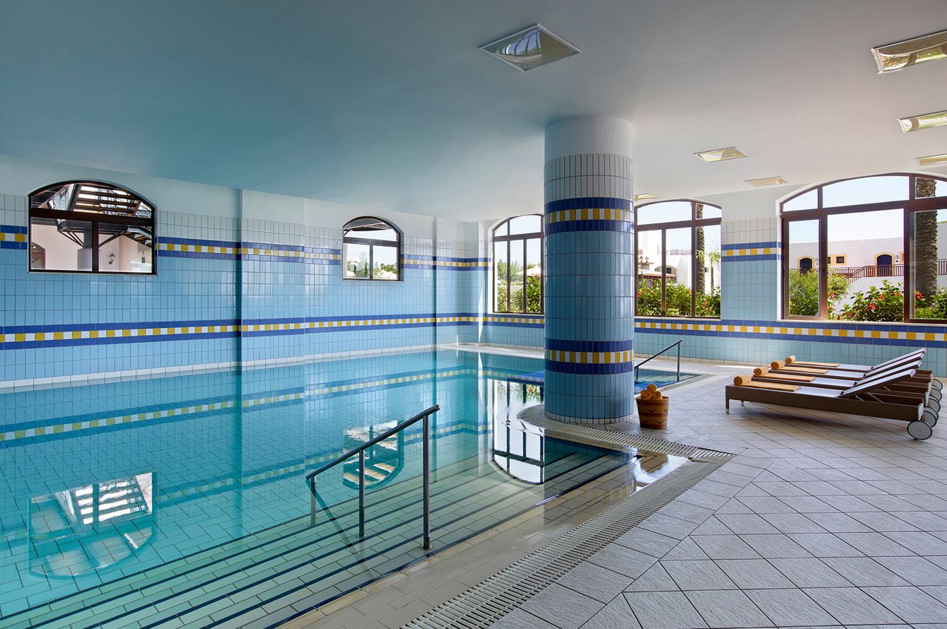 Piscine intérieure