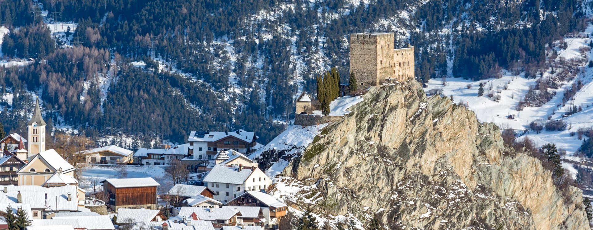 Blick auf Ladis im Winter