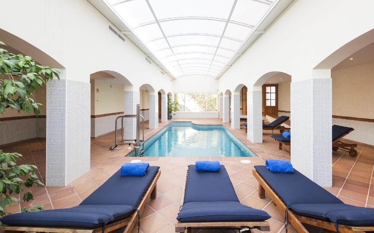 Piscine intérieure