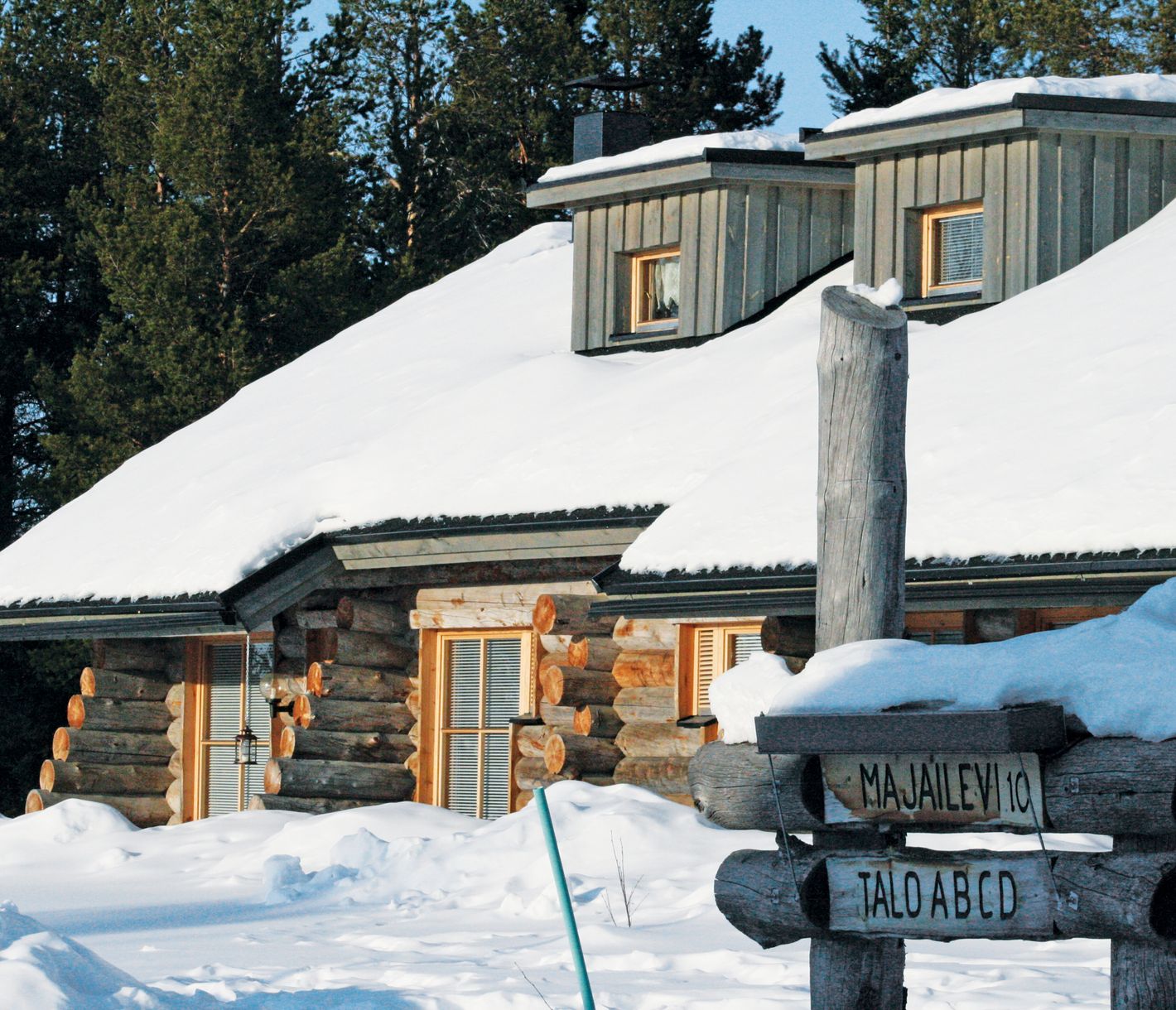 Haus Majailevi/Lomailevi/Lumoilevi - Vom Reihenblockhaus kommt man zu Fuss gut ins Zentrum von Levi.