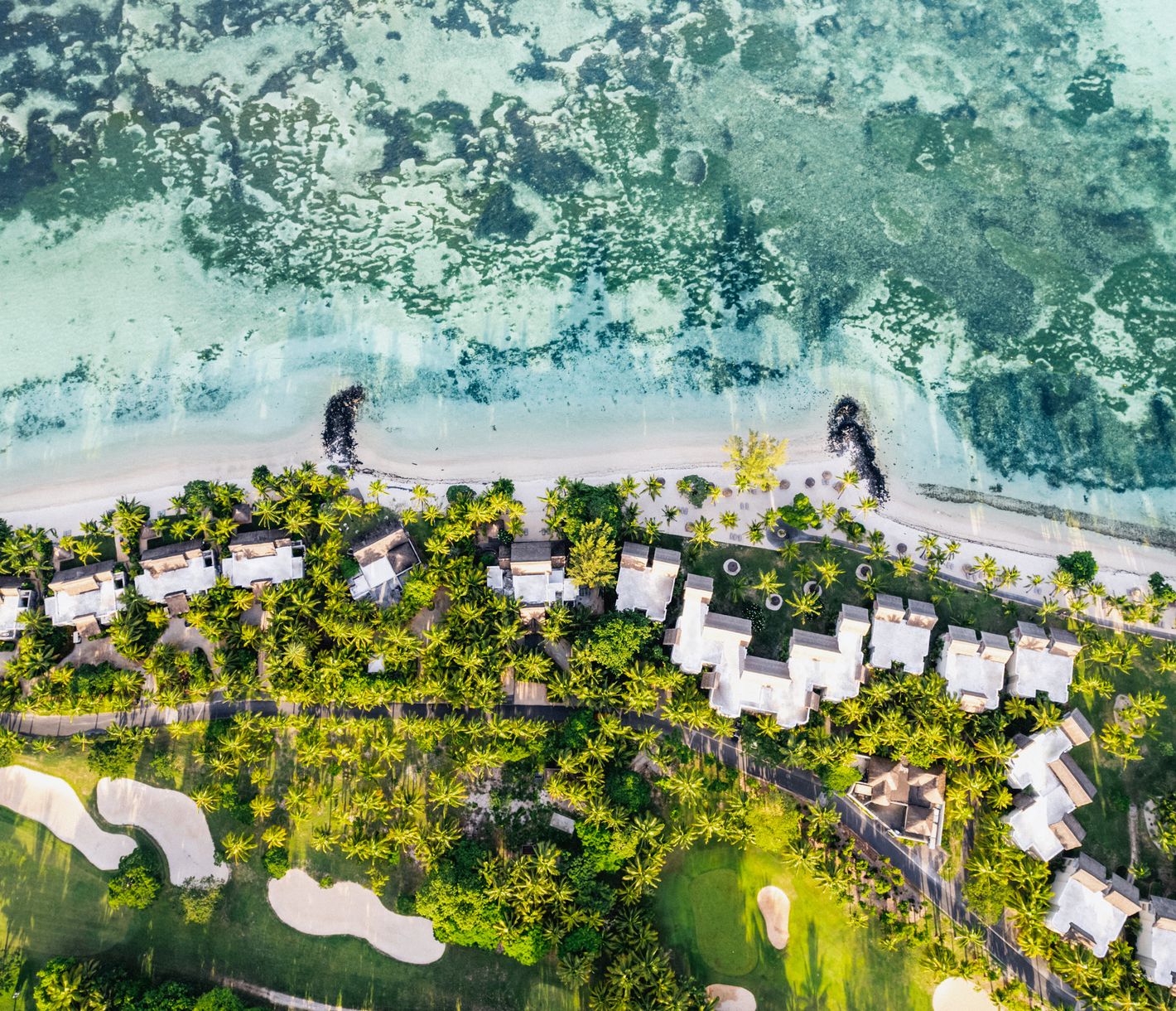 Blick auf den Strand Le Morne und das Paradis Beachcomber Golf Resort & Spa.