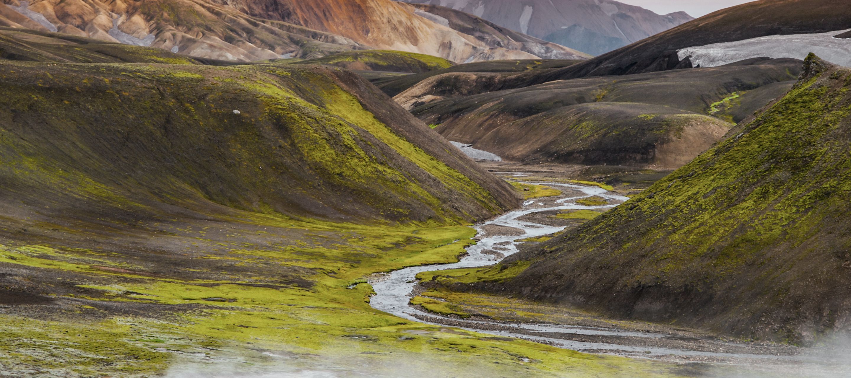Bunt und einzigartig, so präsentiert sich die Landmannalaugar.