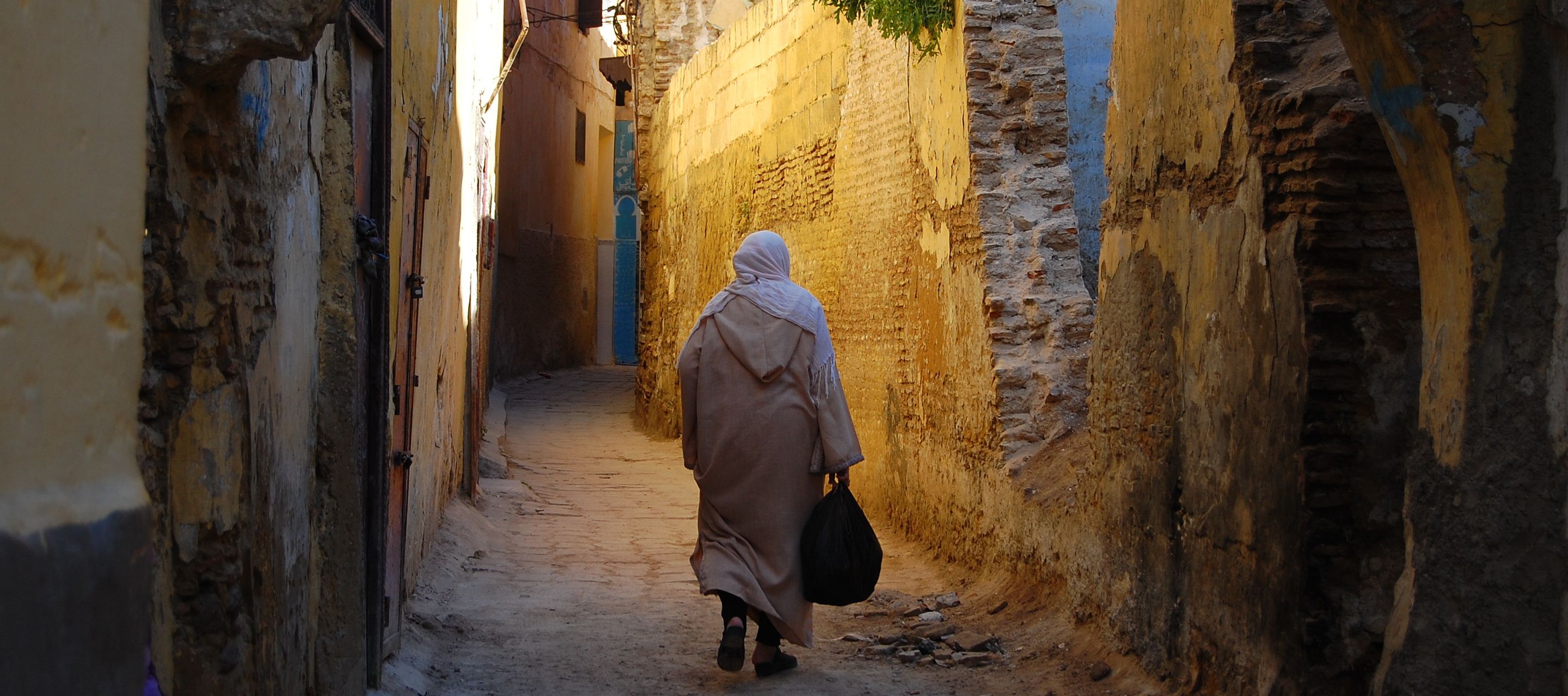 Meknes, Medina mit Frau