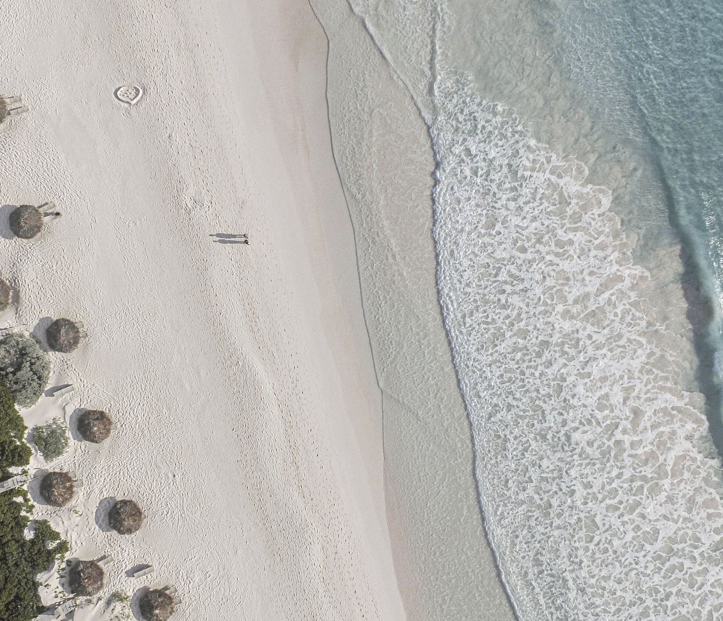 Der Pink Sands Beach aus der Vogelperspektive