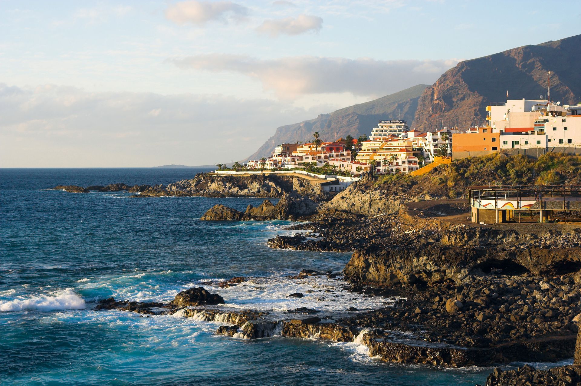 Agréable localité côtière Puerto de Santiago
