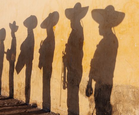 Schatten einer Mariachi-Band in San Cristobal