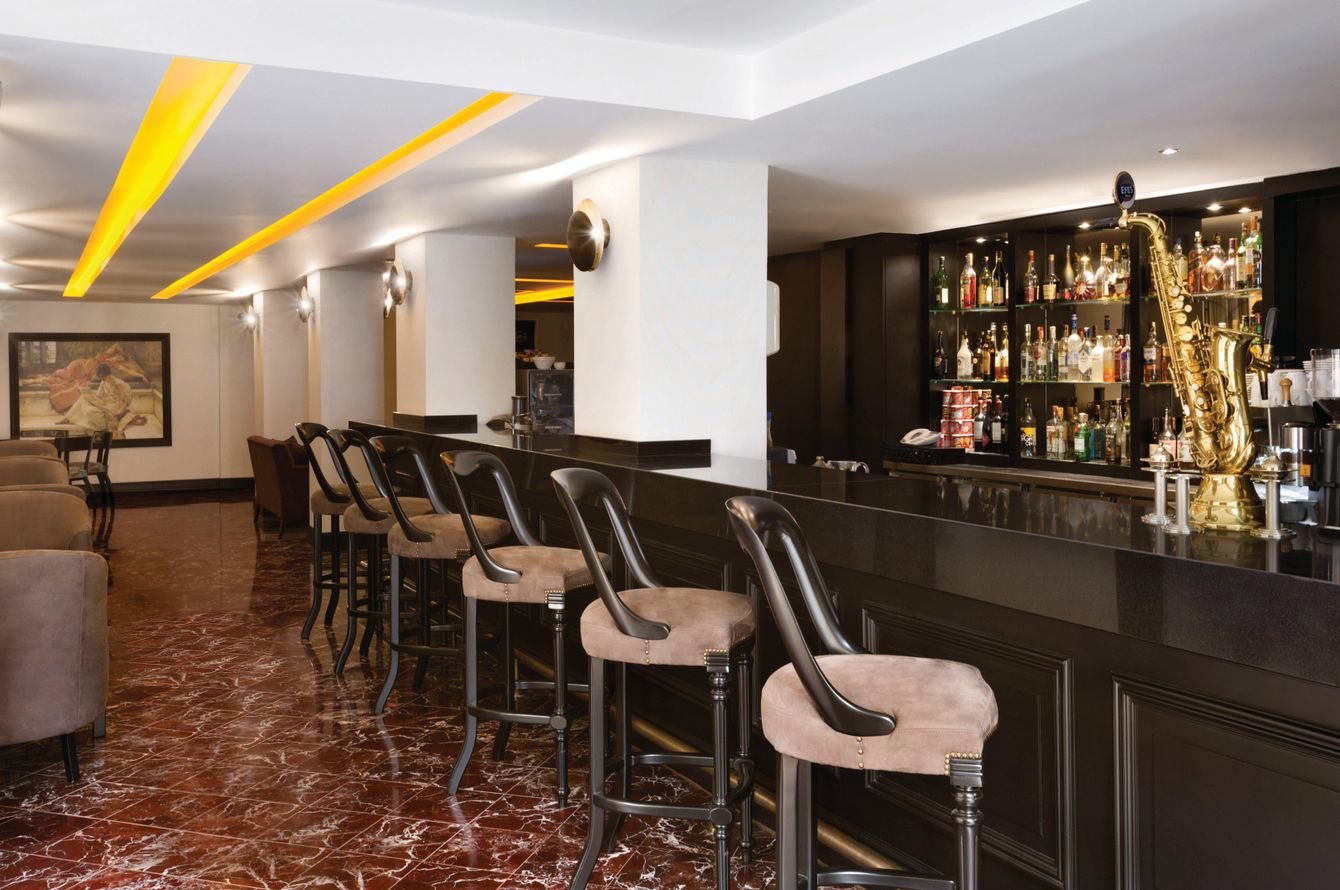 Bar