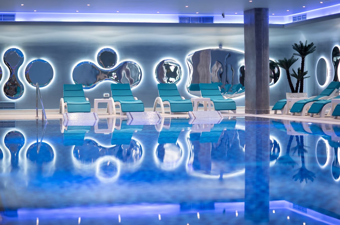 Piscine intérieure