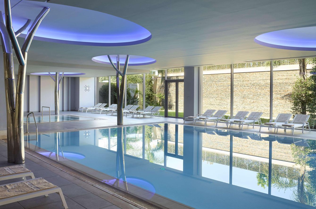 Piscine intérieure