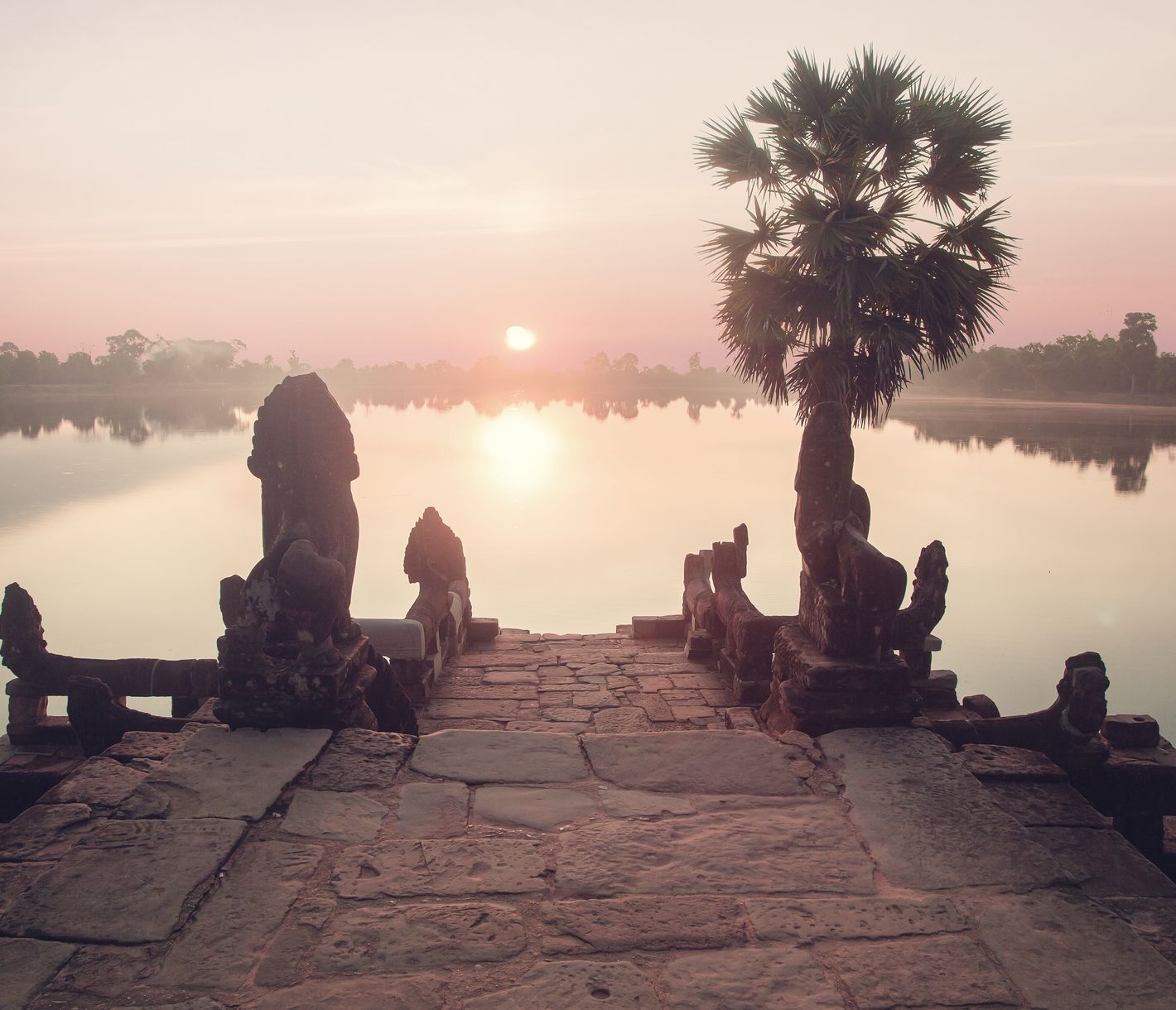 Sonnenaufgang am Srah-Srang-See, unweit von Angkor Wat, Siem Reap