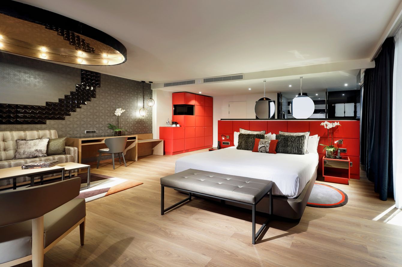 Studio Suite Silver
