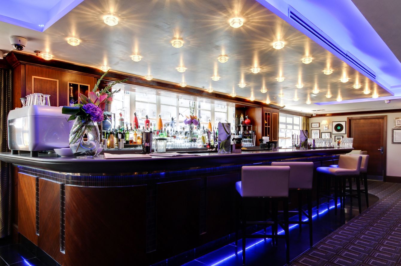 Bar