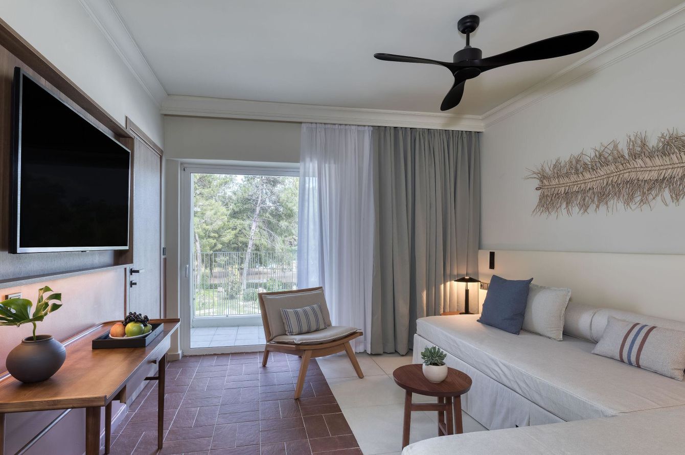 Grand Tropical Nest